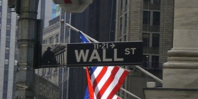 Wall Street: S&P 500 supera resistenza a 2.740 punti e MM 50 periodi